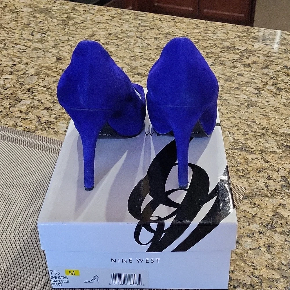 Shoes - Picture 4 of 4
